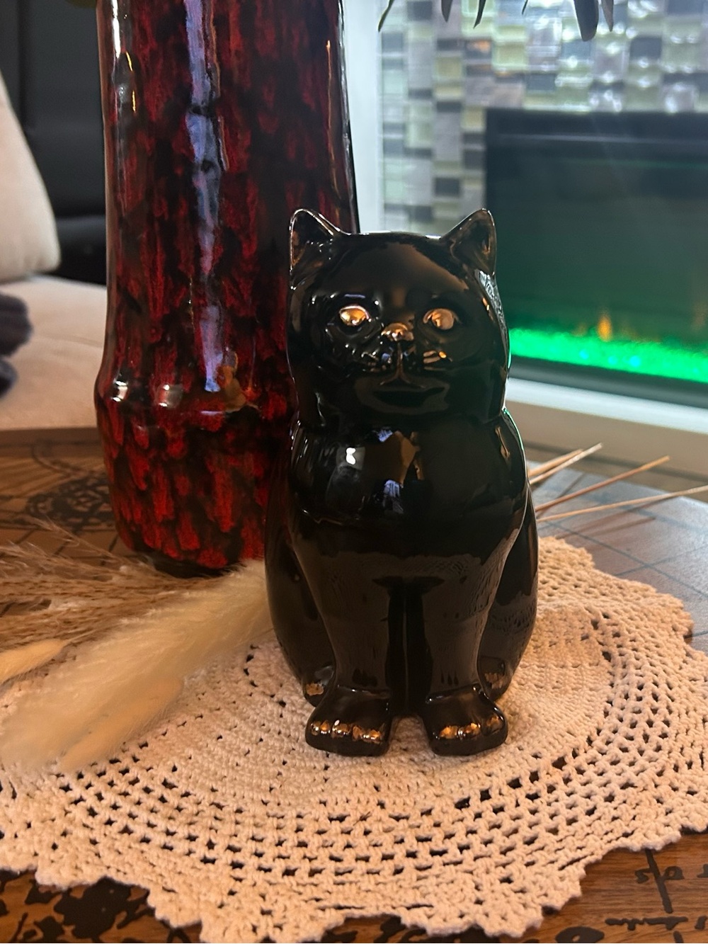 Vintage Enesco Black Cat Figurine | Glossy Porcelain, Gold Accents, 1985